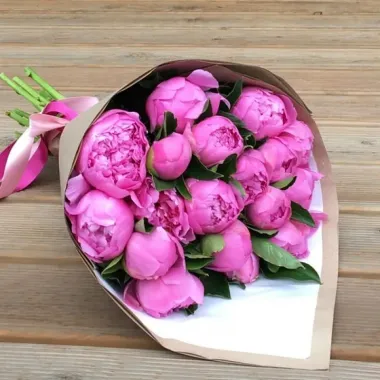 Открытка с пожеланиями Пионы