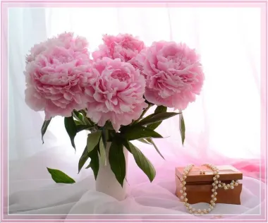 Открытка с пожеланиями Пионы